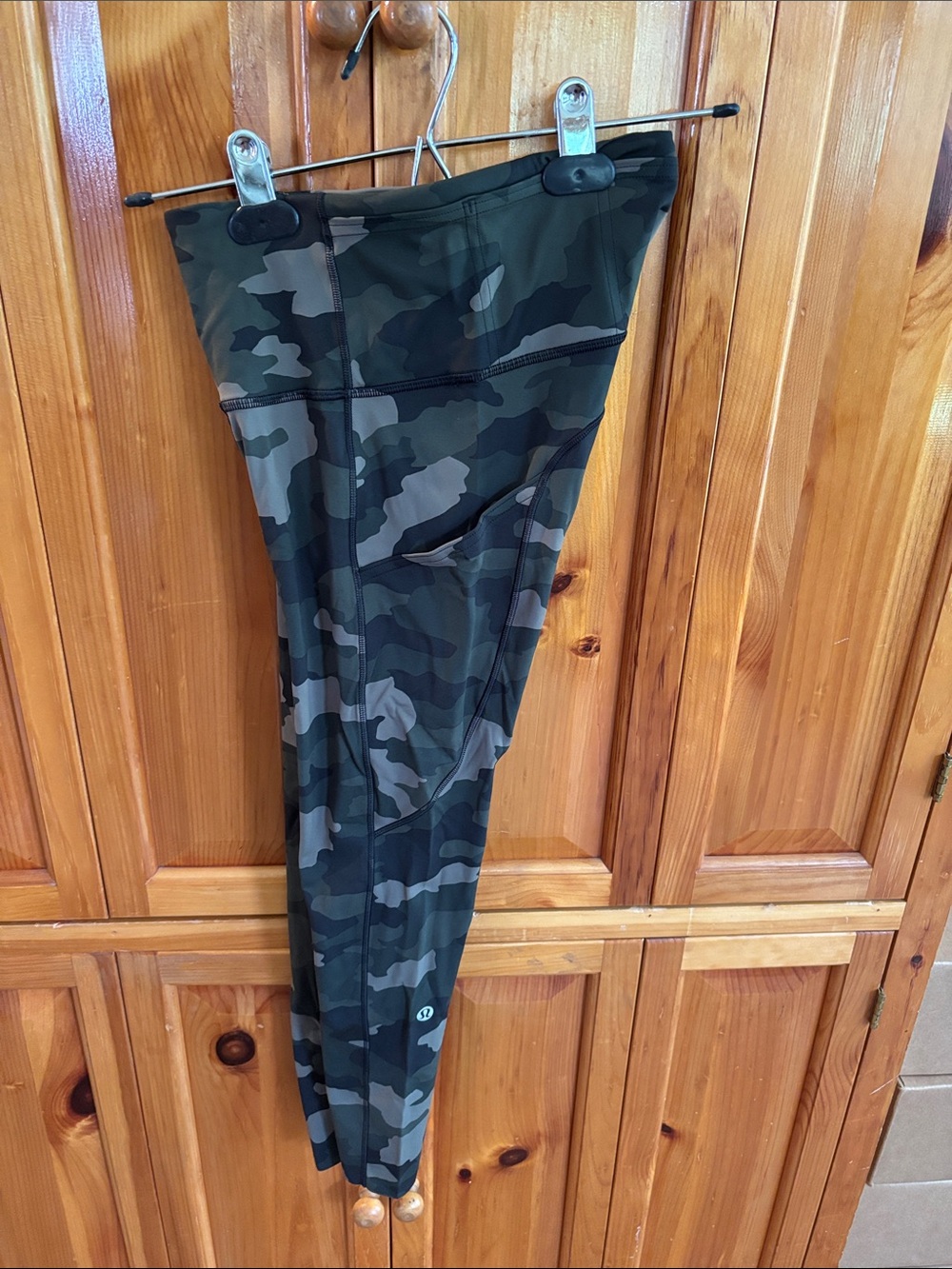 Lululemon Fast and Free High-Rise Leggings – Incognito Camo Gator Green - Picture 2 of 8